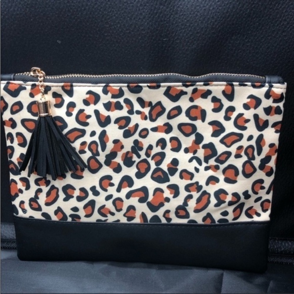 Leopard print zip top clutch / pouch - Picture 11 of 11